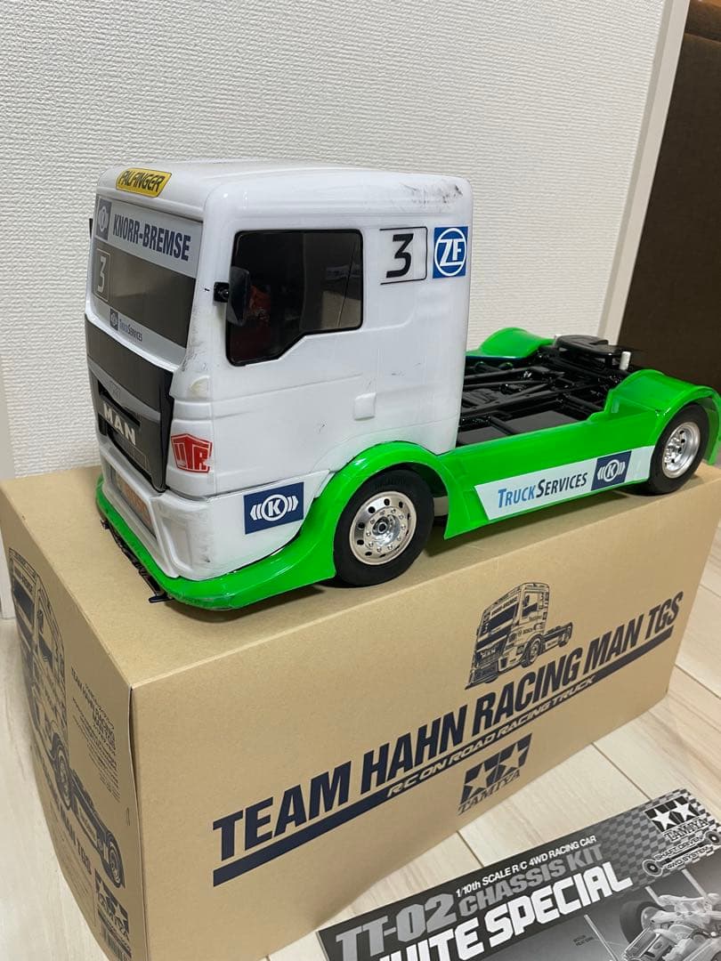 タミヤ ラジコン　TT-02 ホワイトシャーシ　MANトラックボディメカ付き