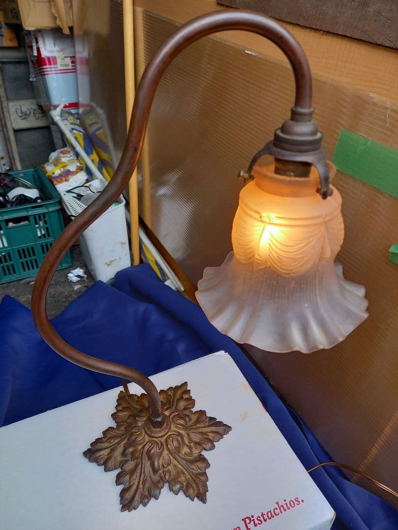 お安くしました。よろしく御願いします。可愛いペンダントライトです。