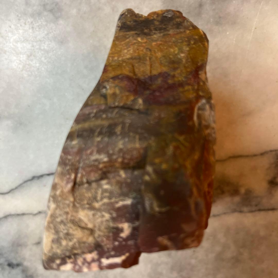 ⚠️注意‼️発送が特定月末の限定品 　赤は魔を払う縁起の良い石　おすすめの古い原石