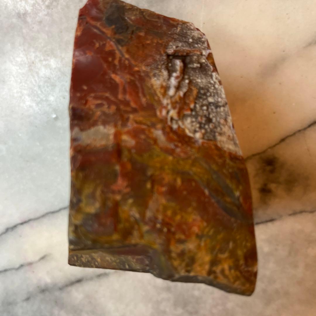 ⚠️注意‼️発送が特定月末の限定品 　赤は魔を払う縁起の良い石　おすすめの古い原石