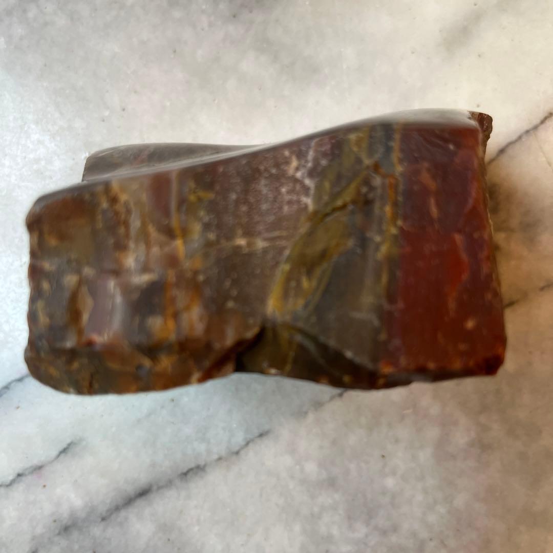 ⚠️注意‼️発送が特定月末の限定品 　赤は魔を払う縁起の良い石　おすすめの古い原石