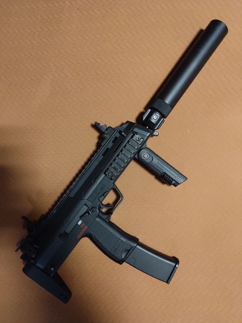 東京マルイ　電動コンパクトマシンガン　【MP7A1】※サイレンサーバラ売り不可