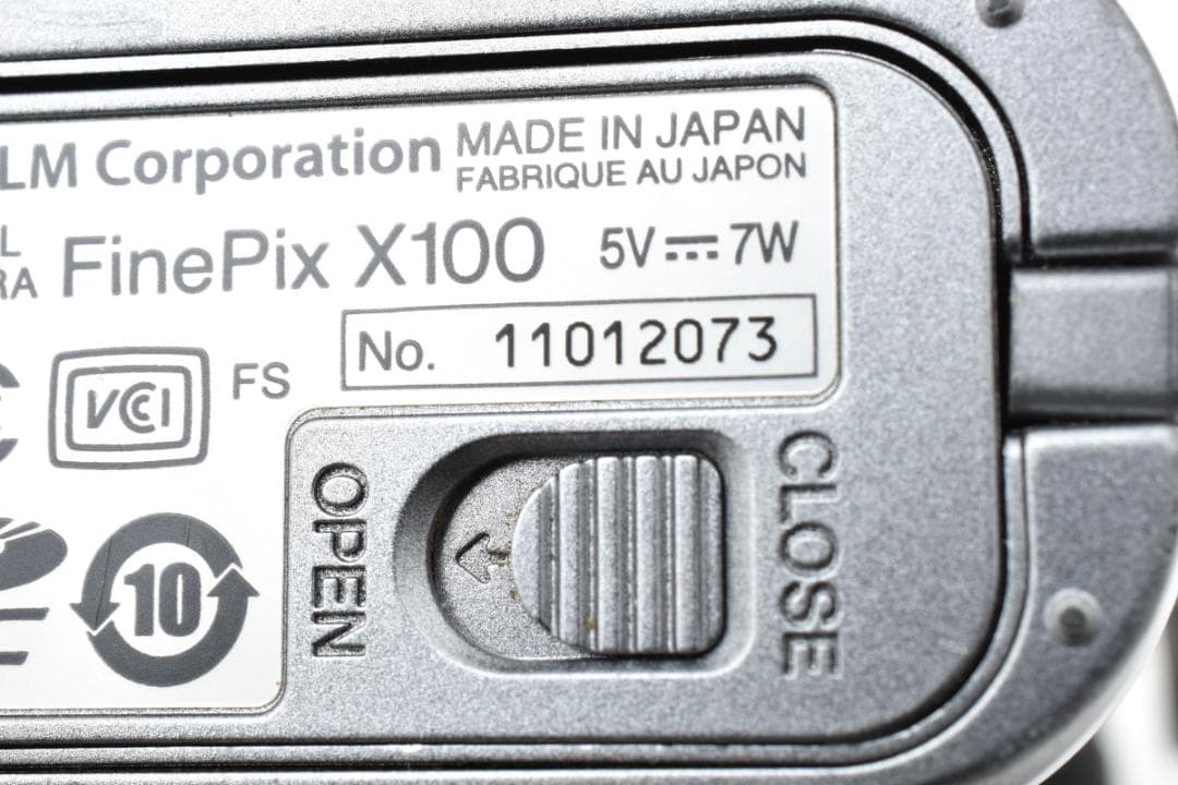 Fujifilm X100 シルバー フジフイルム 動作未確認 ジャンク