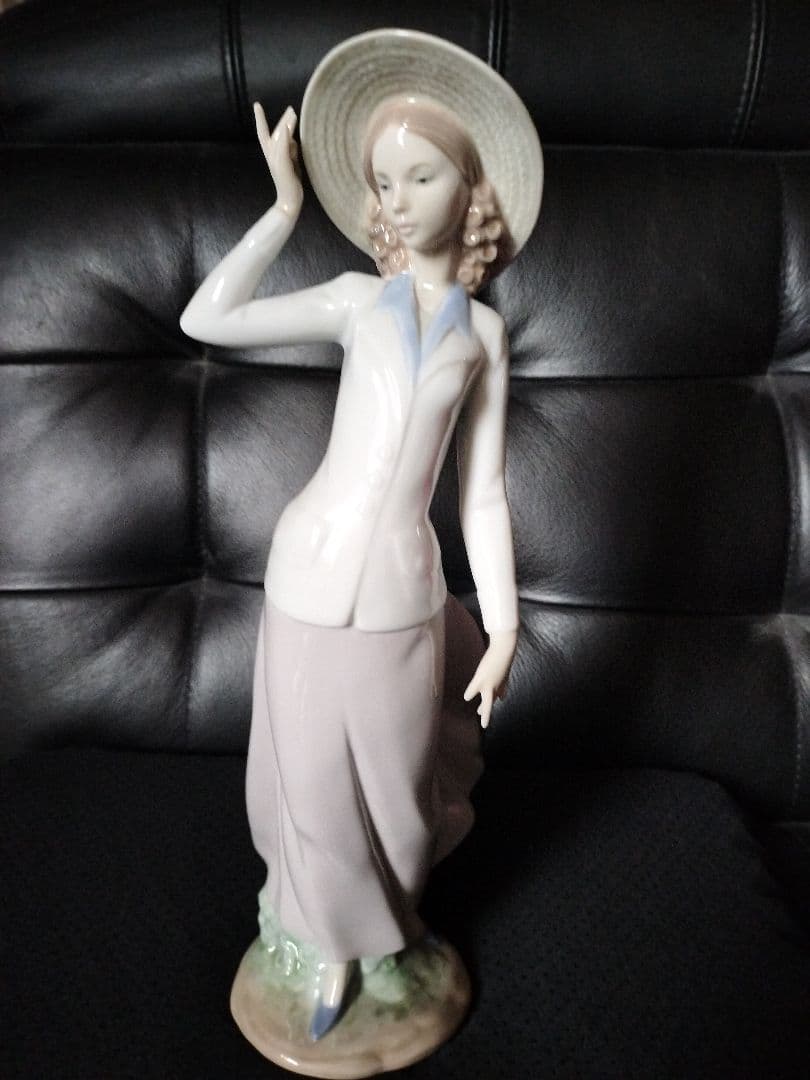 LLADRO　リアドロ　女性像