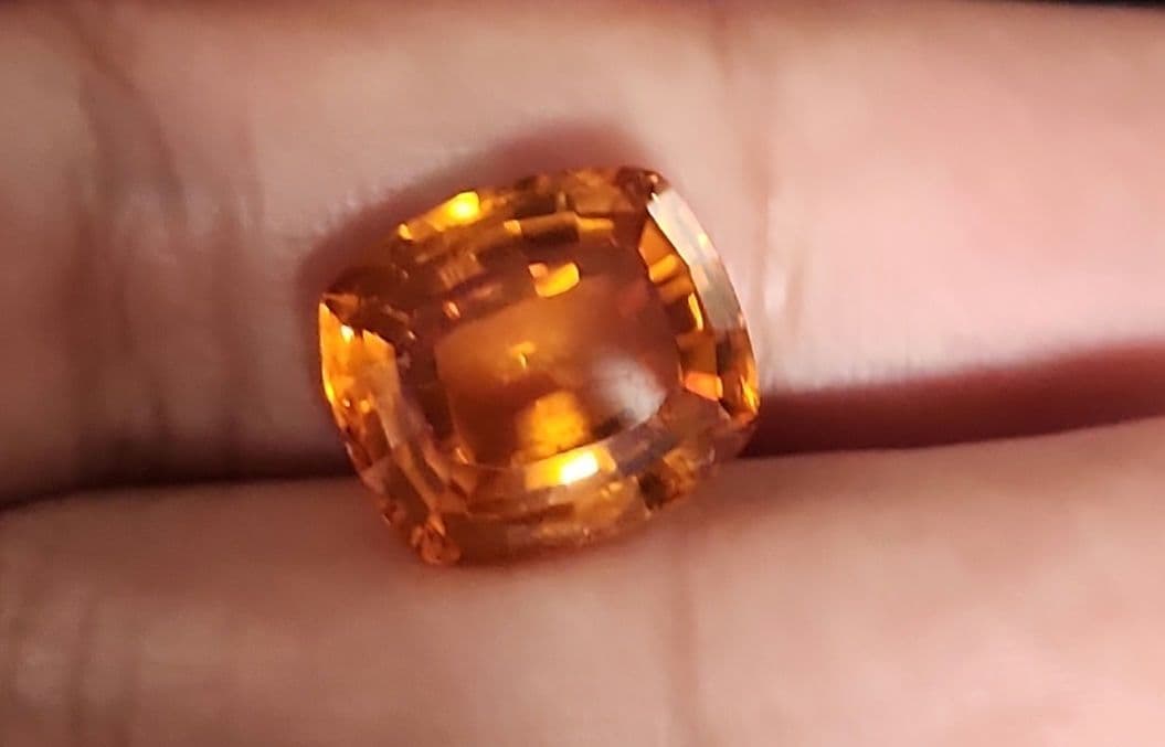 ゴールデンイエローサファイア 10.980ct
