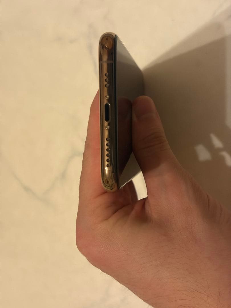 美品　Apple iPhone11Pro 256GB ゴールド