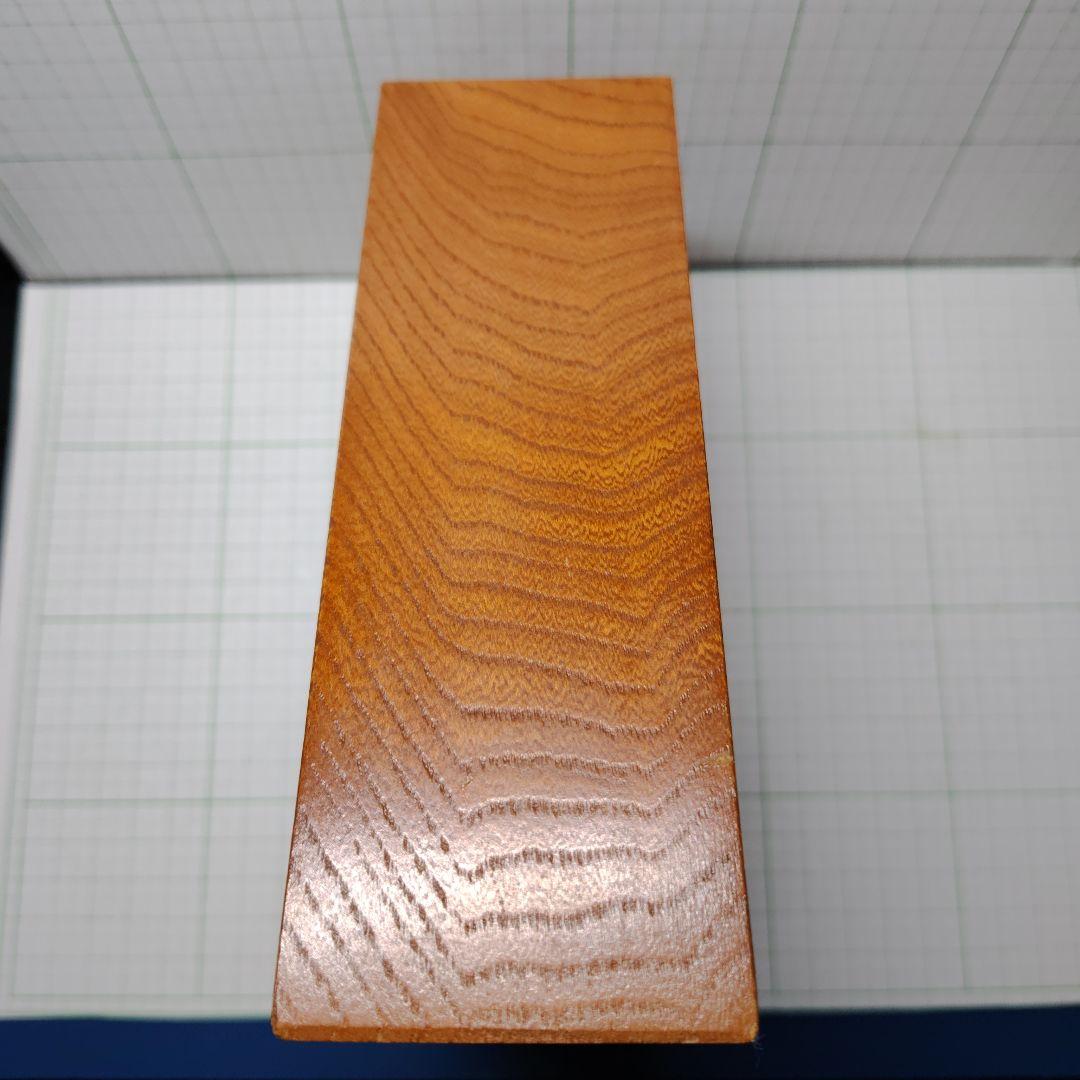 天童製、飾り駒、左馬、天元作、高１８ｃｍ、楡材、台、桑縮杢、管理No.80113