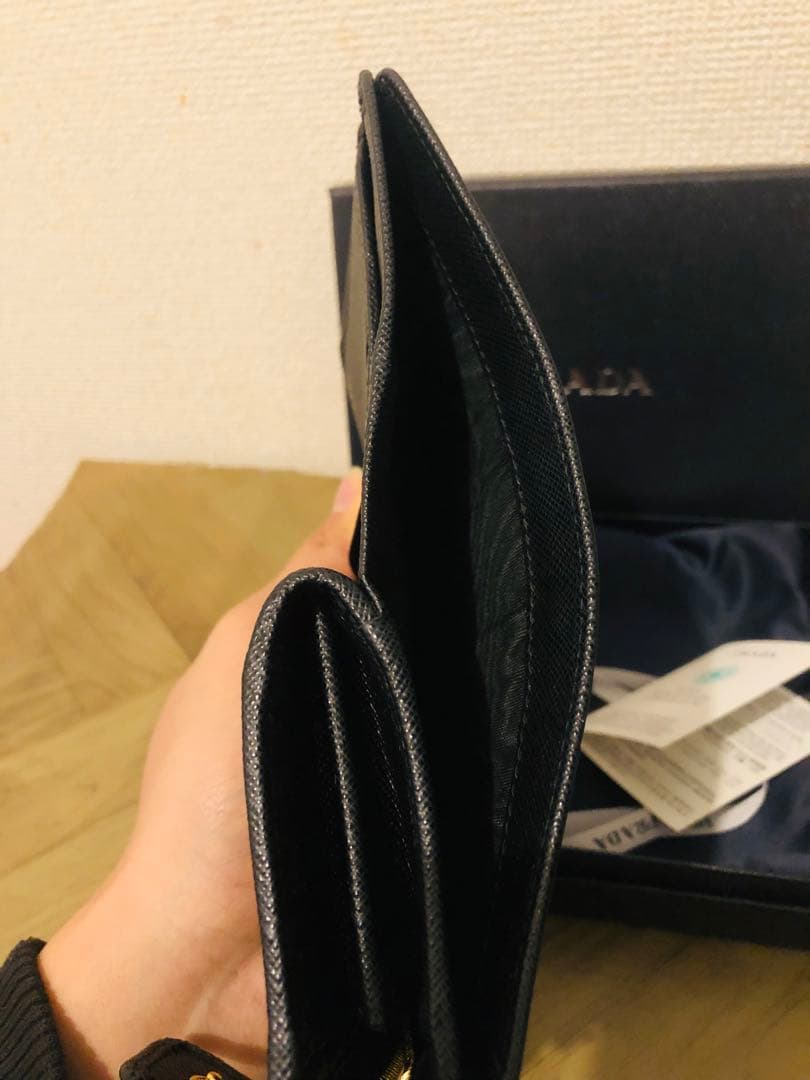 PRADA 二つ折り財布 サフィアーノレザー(ICチップ(RFID)搭載)
