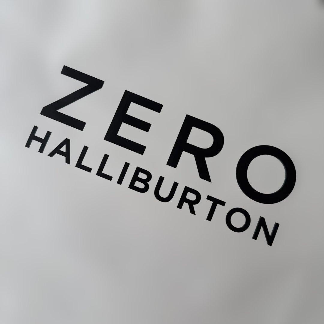 ZERO HALLIBURTON ベスト