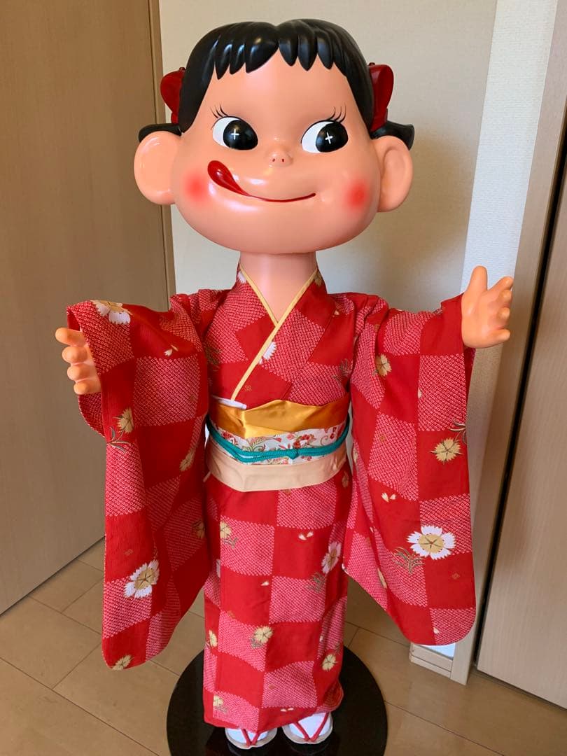 等身大店頭ペコちゃん人形（晴れ着）