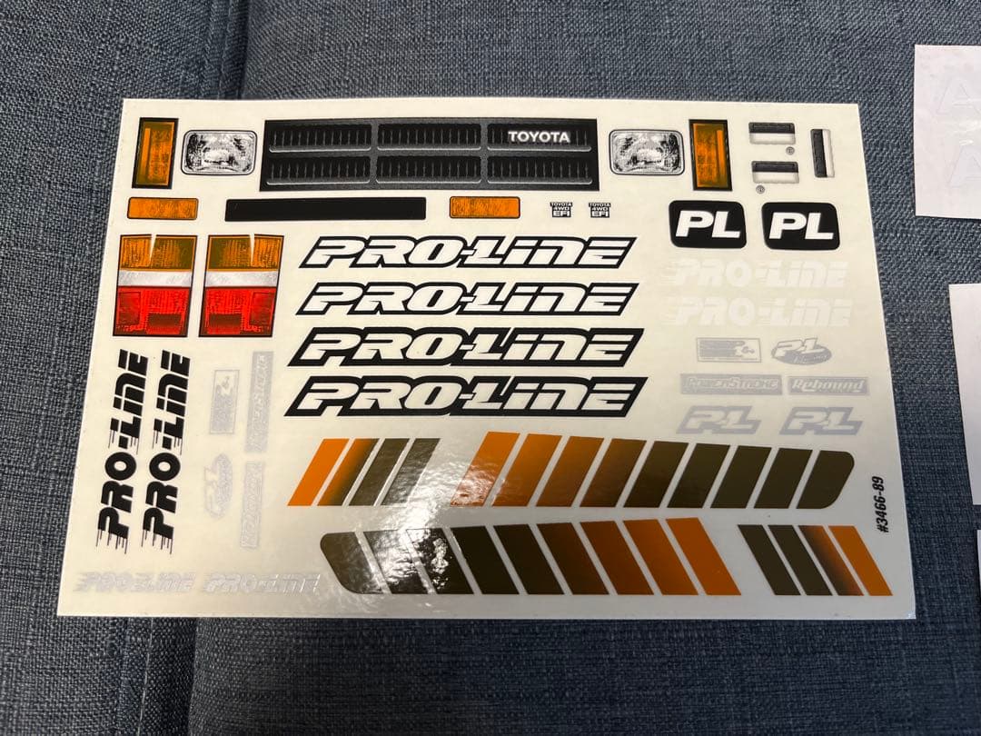 Pro-Line 1/10 ハイラックス ボディ 前後バンパー ロールケージ付き