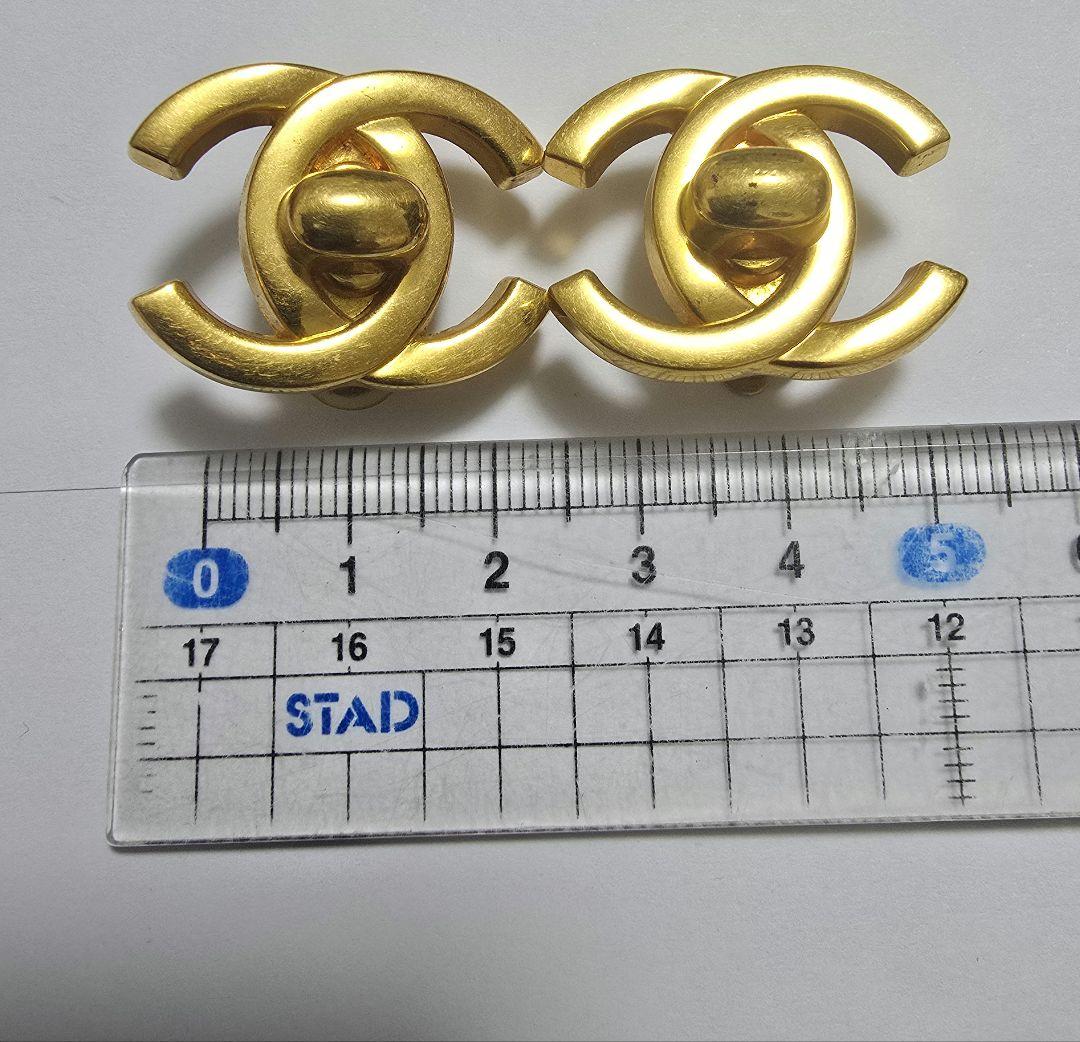 CHANEL シャネル イヤリング ターンロック 97/P GP