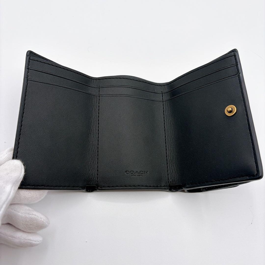 【ほぼ未使用】COACH トライフォールド　三つ折り財布　コンパクトウォレット