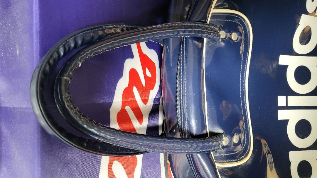 adidas エナメルボストンバック　紺色　ユーズド品