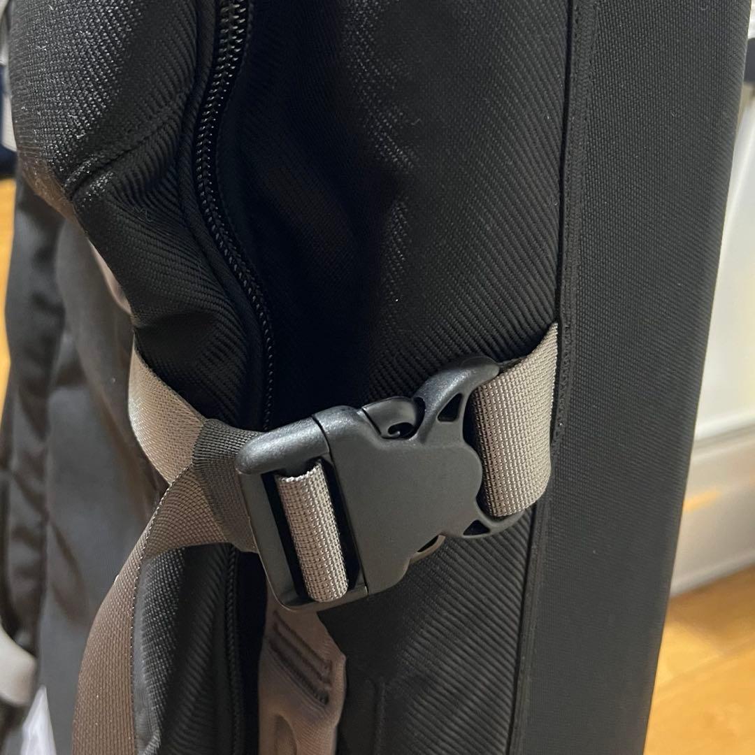 patagonia TRANSPORT ROLLER 90L キャリーケース　黒