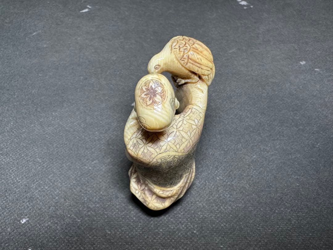 極上　根付　置物　根付　印籠　天然素材　アンティーク　骨董　飾り物　古美術品