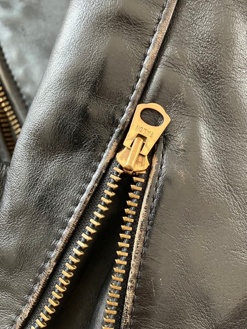 Vanson ENF 34 TALONジッパー使用