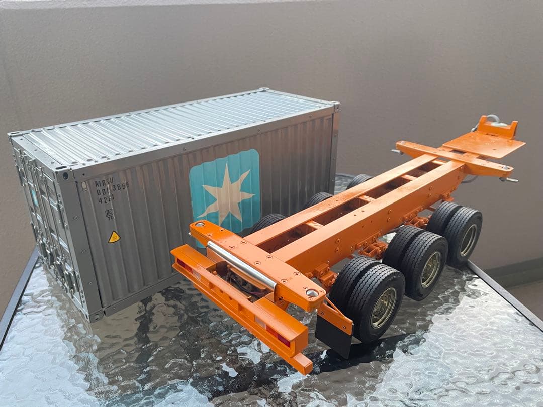 タミヤ 1/14 20フィート海コンシャーシMaerskコンテナ　コンテナ脱着可
