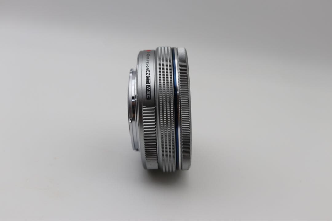 ☆美品【OLYMPUS】OM-D E-M10 MarkIII + 14-42mm