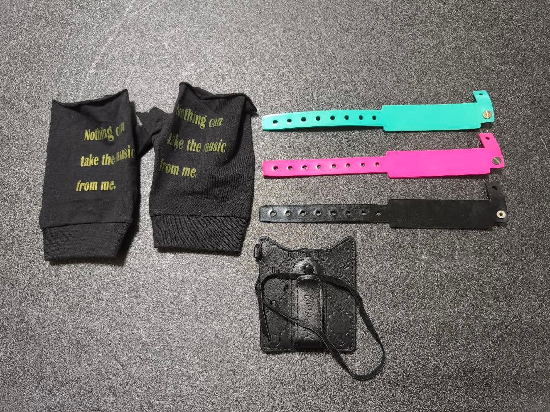 uverworld ウーバーワールド グローブ、マネークリップ、ラバーブレス