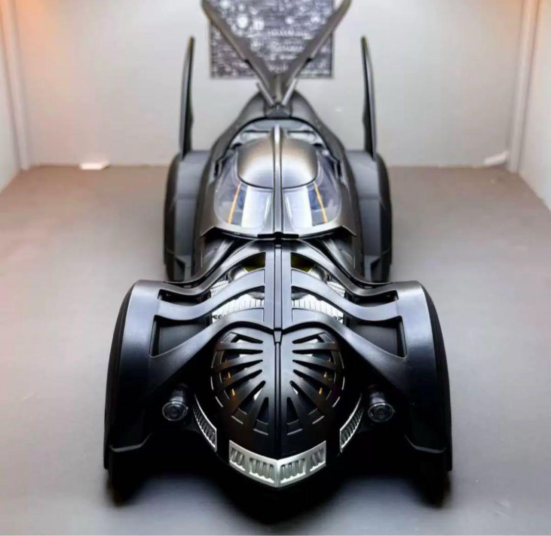 1/18 バットモービル 1995 バットマン 合金車　ミニカー