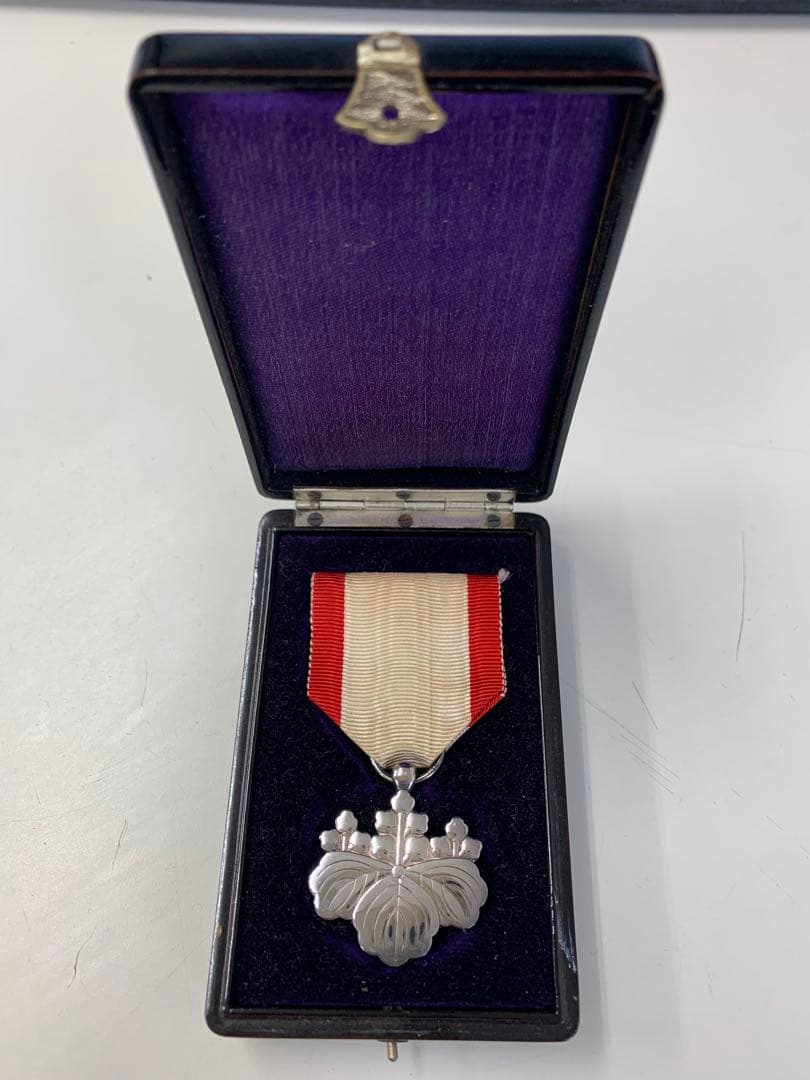 【希少】勲八等白色桐葉章　勲章　日本軍　戦争