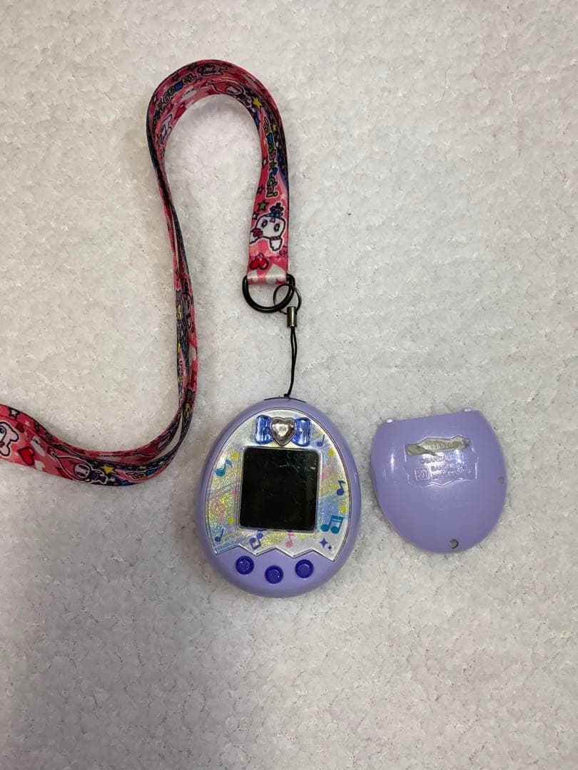 あ*か様 たまごっちmix 紫　動作確認済み　ストラップ付き