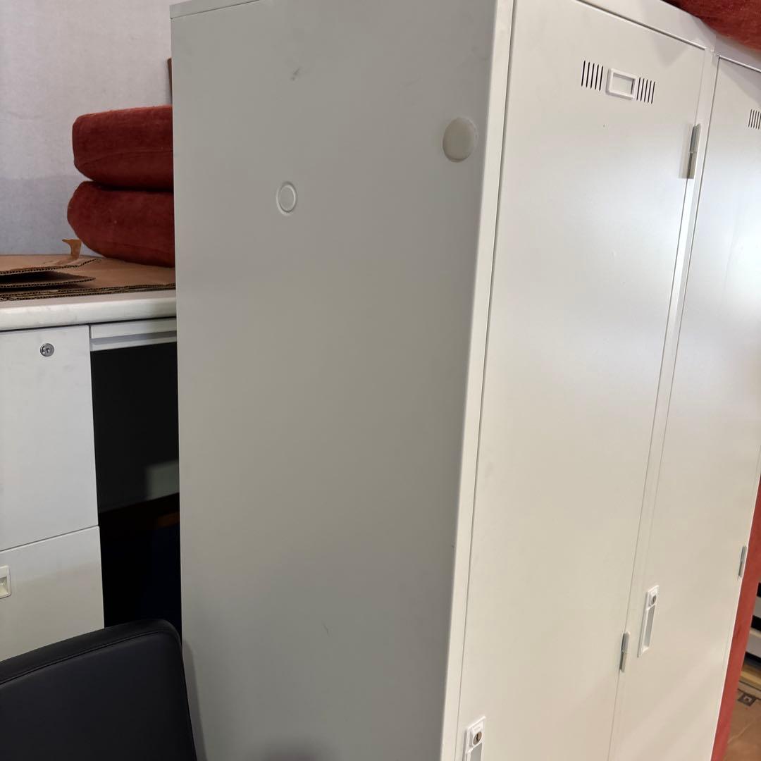 ロッカー　ホワイト　２つ