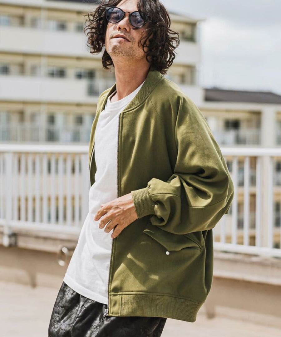 EOS by Rhea company】CAMBIO ボンバーブルゾン L