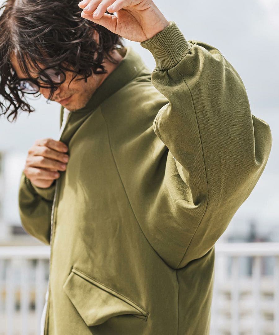 EOS by Rhea company】CAMBIO ボンバーブルゾン L