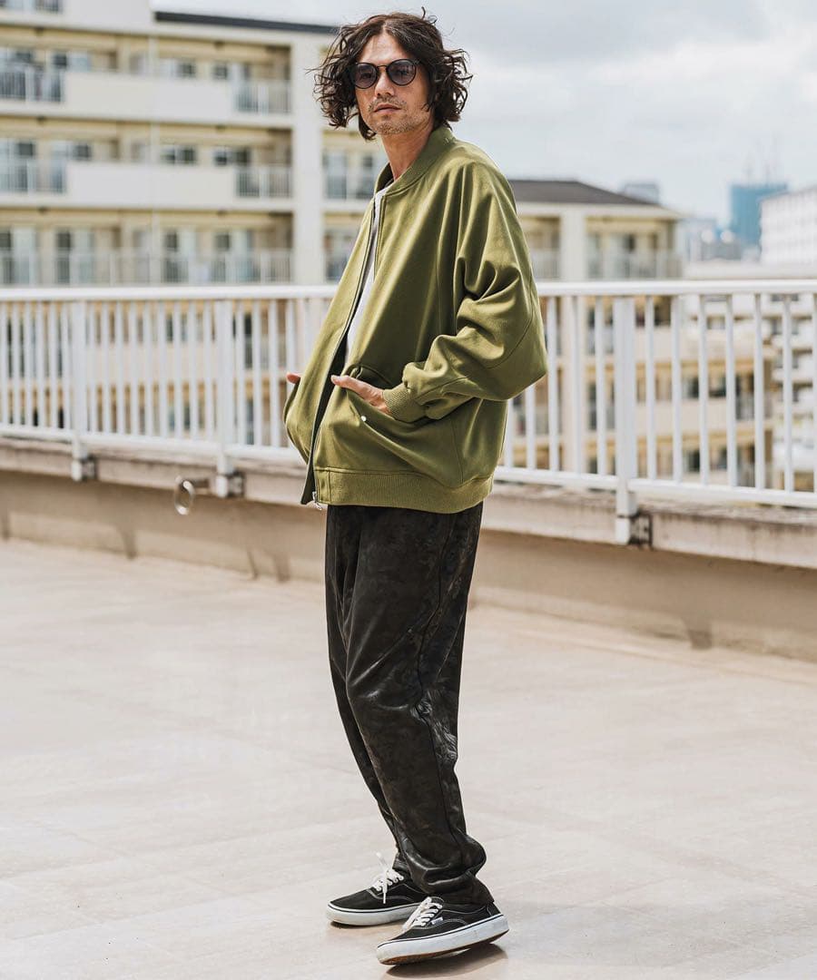 EOS by Rhea company】CAMBIO ボンバーブルゾン L