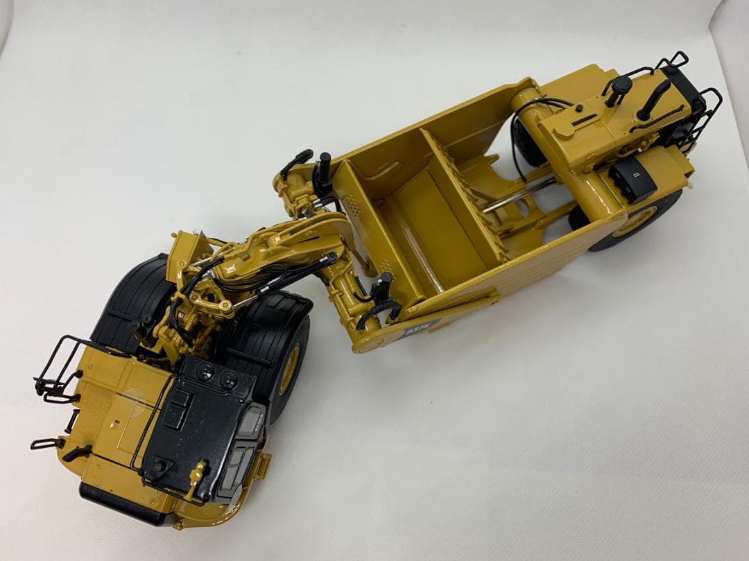 ミニカー CCM 1/48 CAT 637K WHEEL TRCATOR-COAL