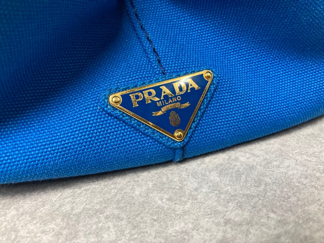 PRADA 青 カナパ ハンドバッグ