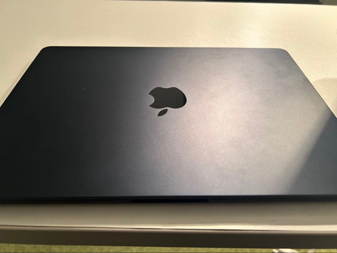 M2 MacBook 13インチ 256GB