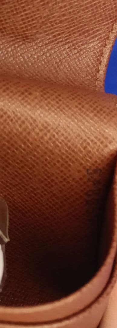 ルイ・ヴィトン　ポルト パピエ ジップ 2つ折り財布