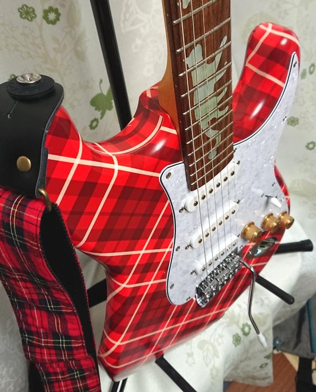 1月20日まで フォトジェニック ストラト ギター タータンチェック
