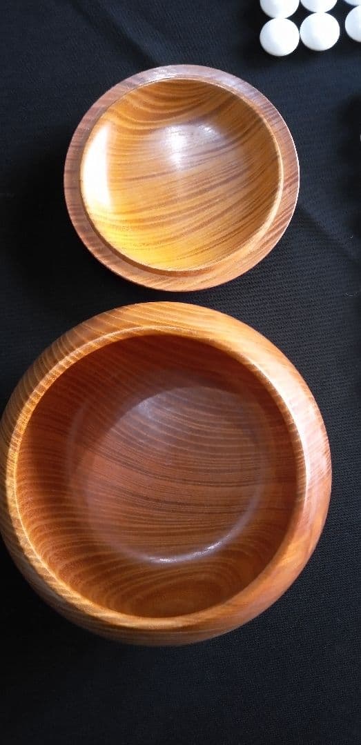 蛤白石 181個 、那智黒石、189個欅木製ボウル2個セット