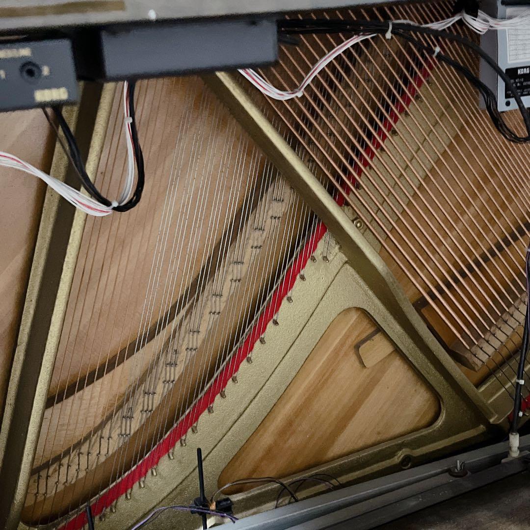 ディアパソン 132-BW アップライトピアノ　サイレント（消音機能）付き