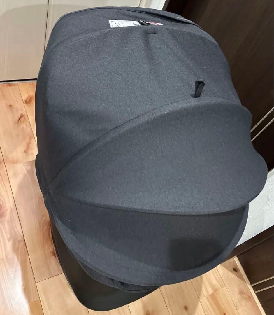 グレー チャイルドシート　エールべべ　クルットNT2