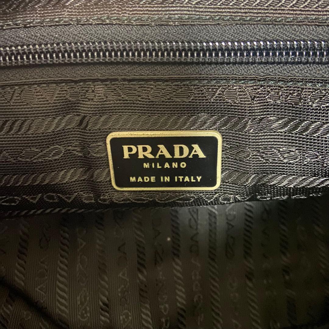 PRADA プラダ メッセンジャーバッグ ショルダーバッグ 三角ロゴ 黒