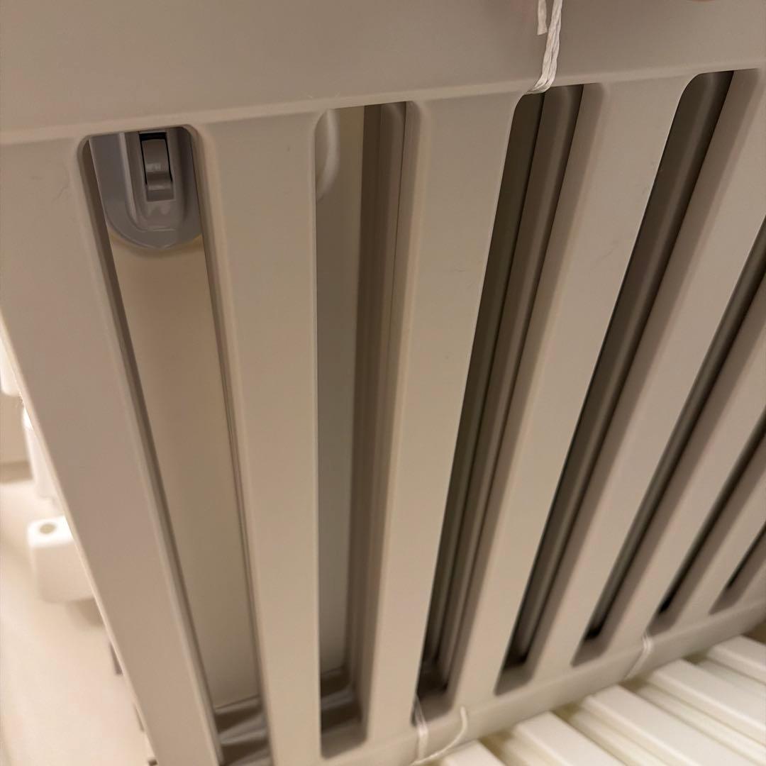 ベビーペットサークル 開閉式ゲート付き　16にちで処分します。　ベージュ