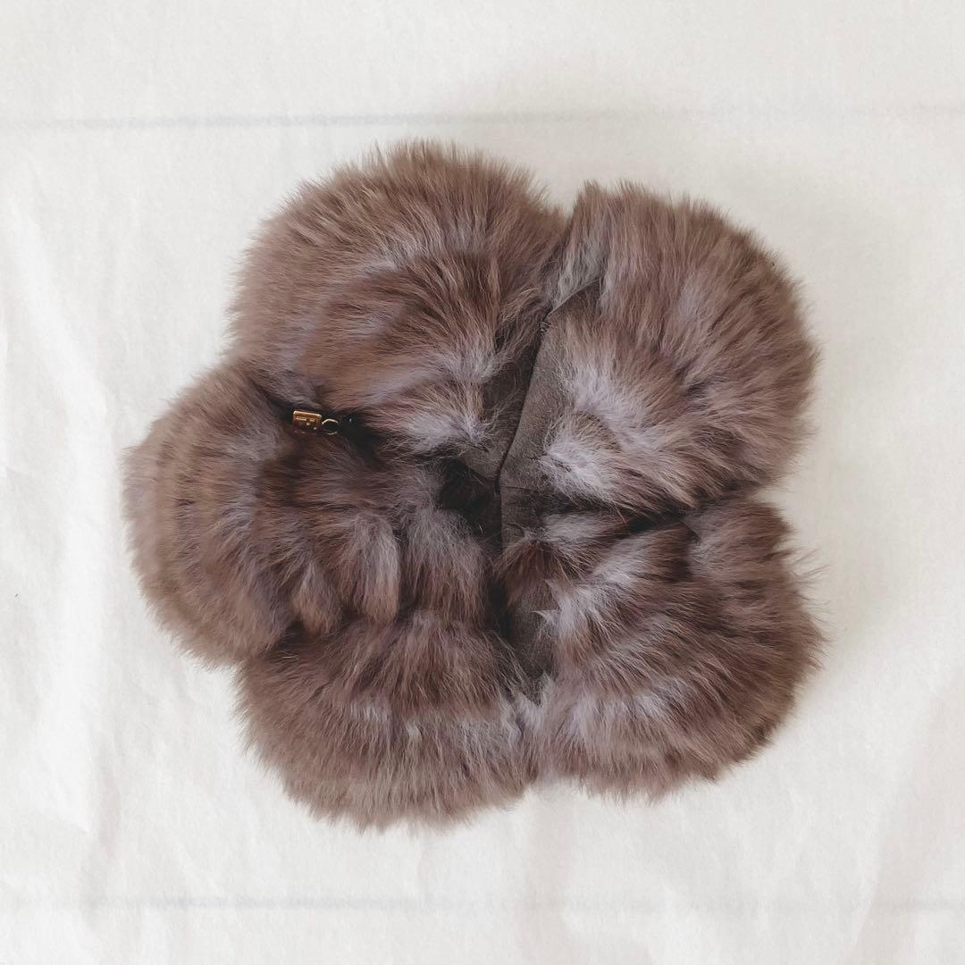 FENDY フェンディ　ファーコサージュ ブローチ　フラワー　花　ブラウン系