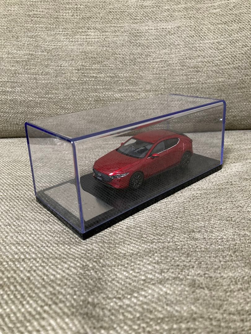 Mazda 3 ミニカー 赤色 マツダ100周年