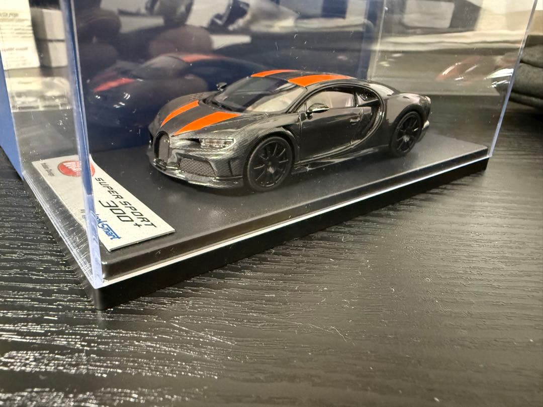 ブガッティシロンスーパースポーツ300プラス　looksmart