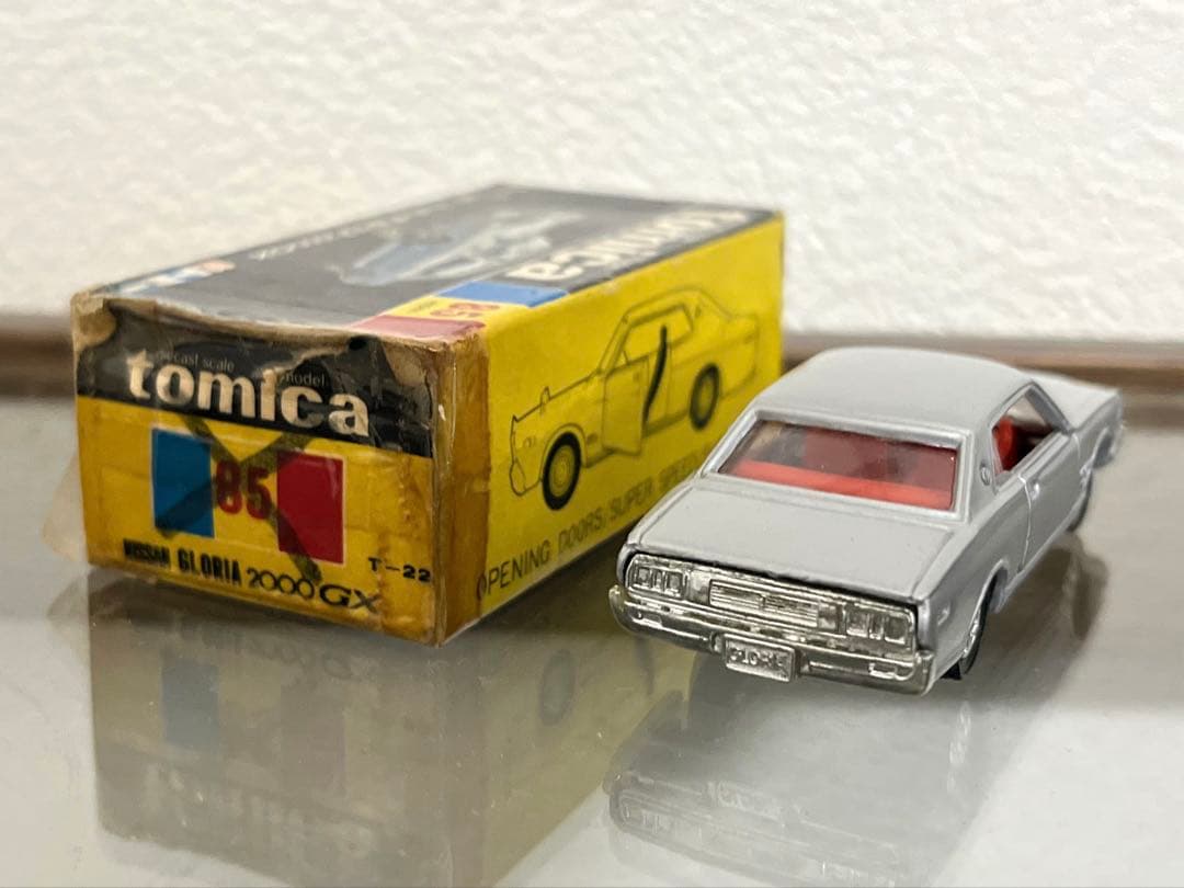 トミカ 日本製 黒箱 85-1 ニッサン グロリア 2000GX 試作品