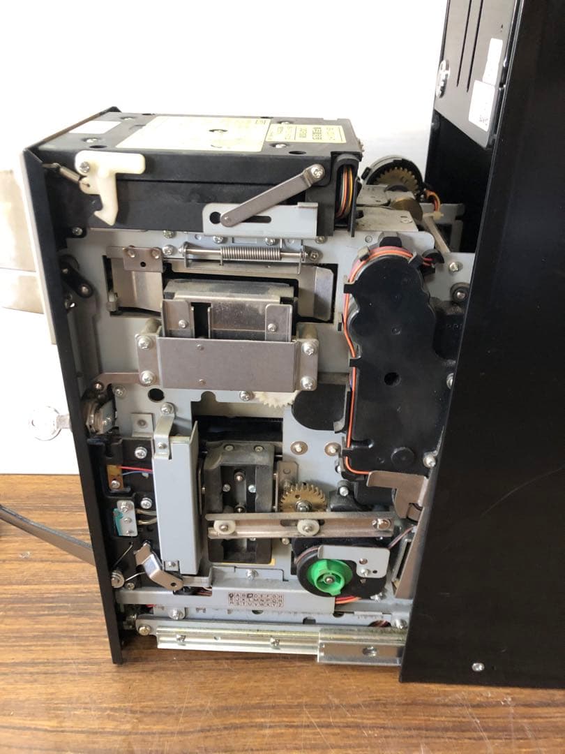 SANYO SBV-123SEN シリーズ 鍵付き(1)