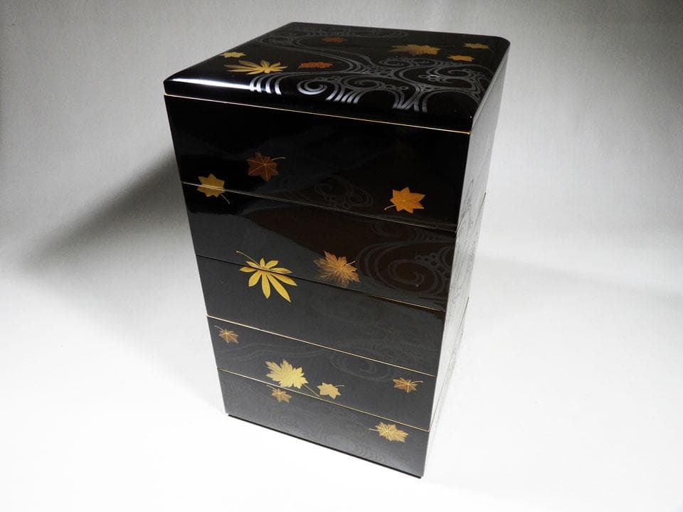 ●五段重 重箱 流水紅葉楓蒔絵 時代 木製漆器 美品 明治 箱付 高さ38㎝