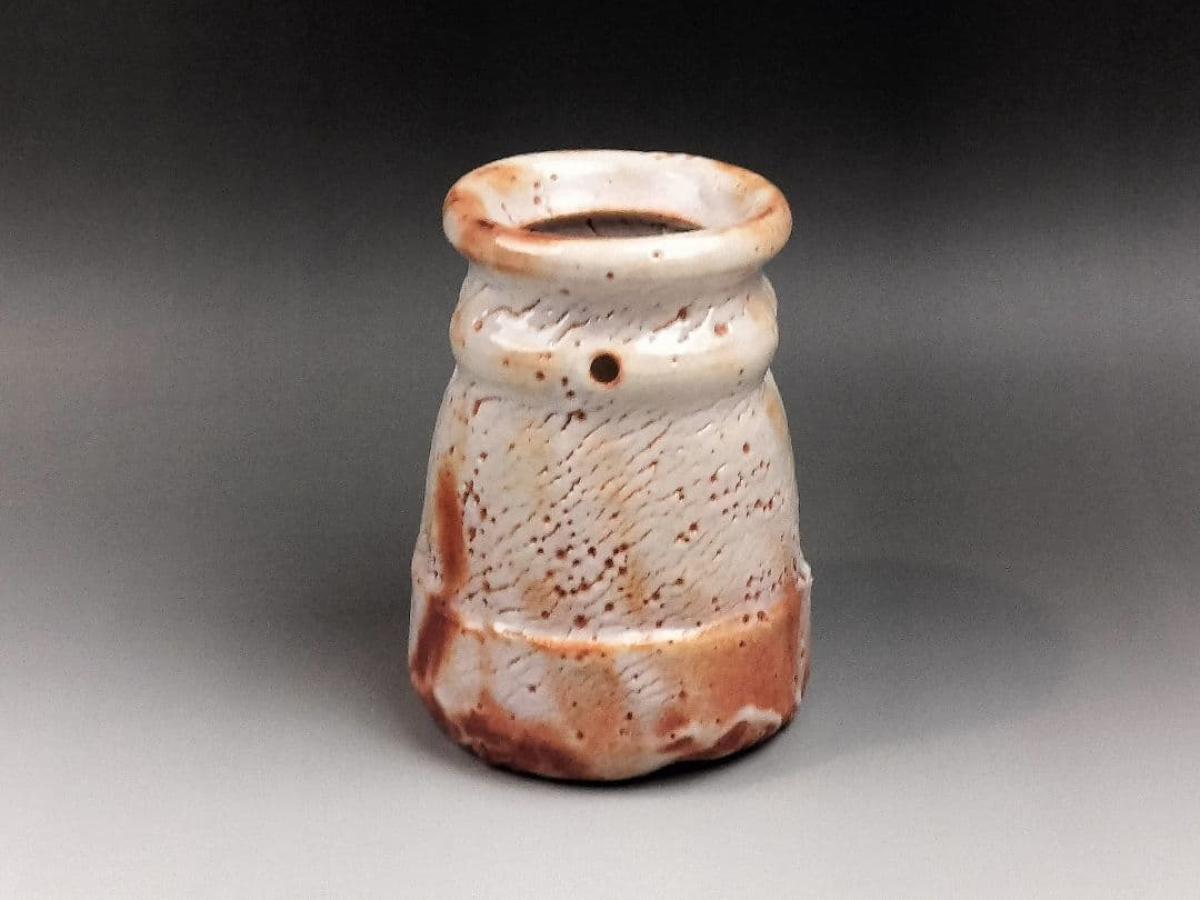 林正太郎　志野花入　高さ14センチ