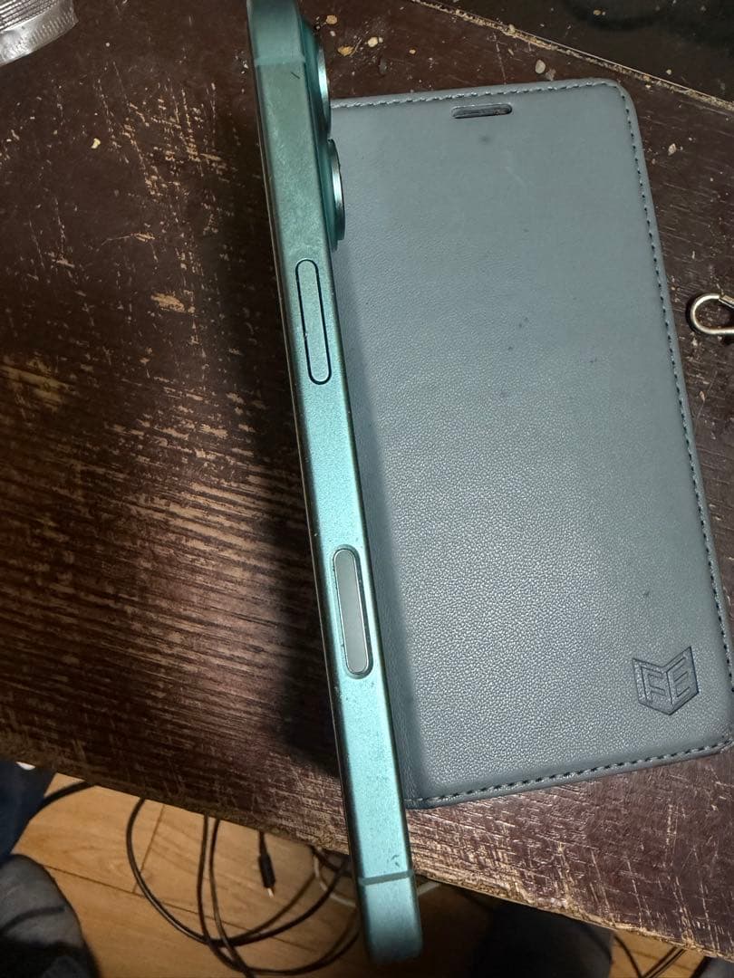 iPhone16 ティール　256GB バッテリー99% SIMフリー