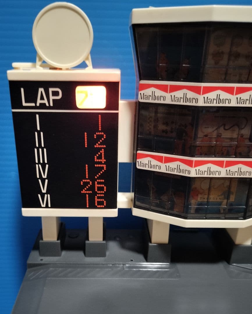 《トミカラマピットイン》 レーシングサウンド&ラップ点滅【完全動作品】新品未使用